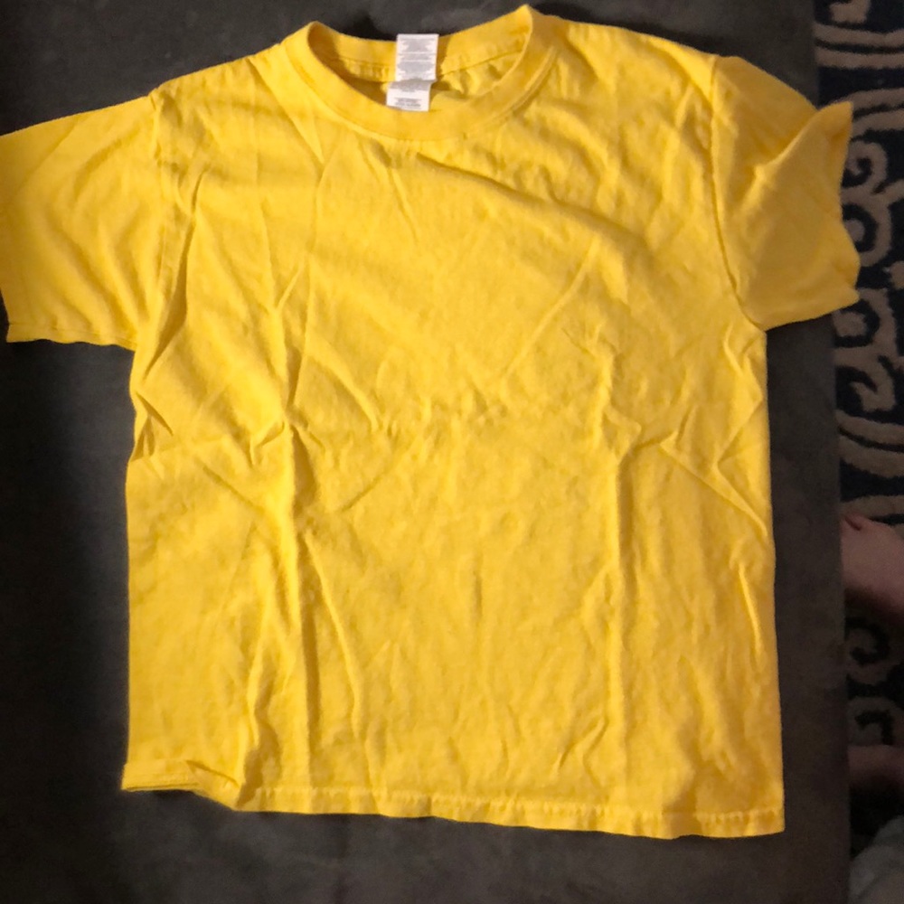 Yellow tee shirt